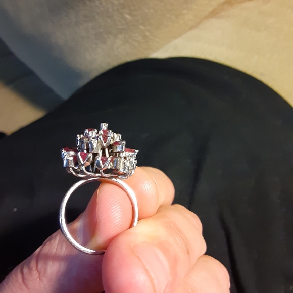 Vintage Platinum Band Ruby Cluster Cocktail Ring Mid Century - Picture 12 of 13